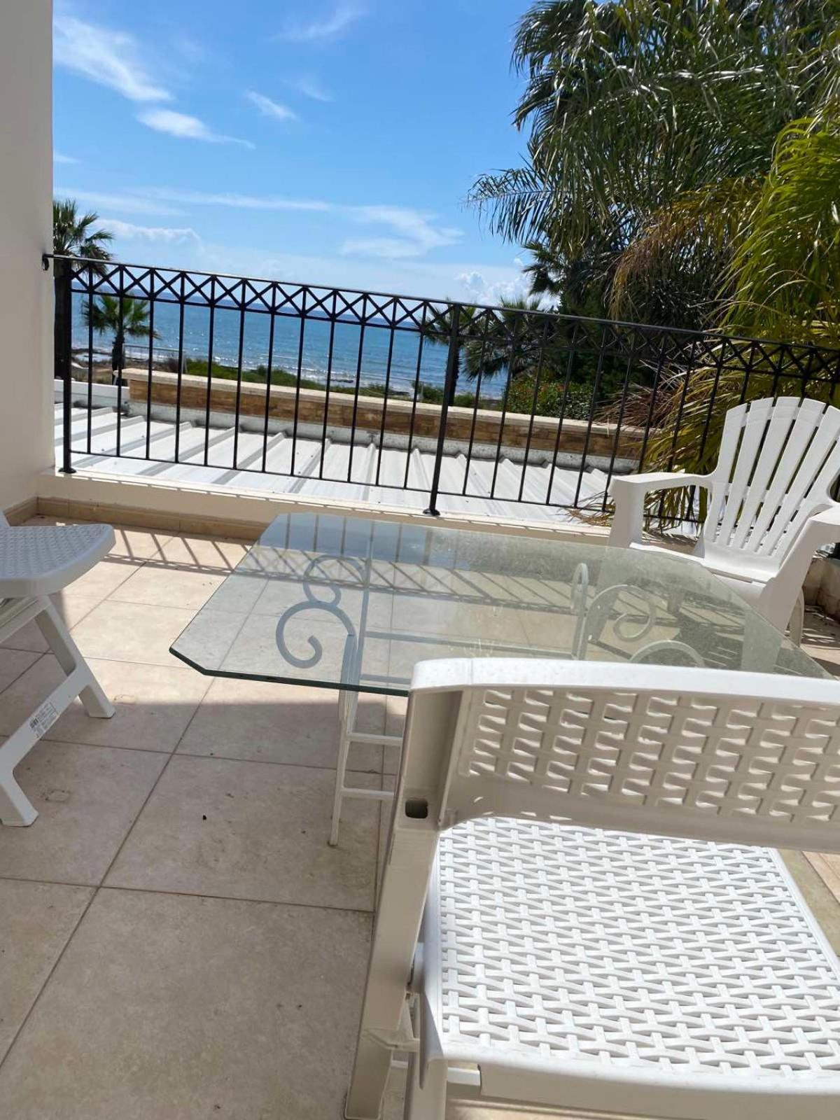 Ionion Beachfront Villa Ayía Nápa Extérieur photo