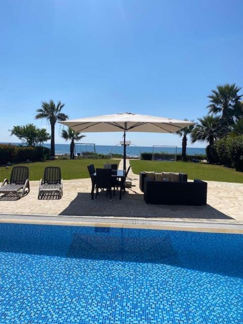 Ionion Beachfront Villa Ayía Nápa Extérieur photo