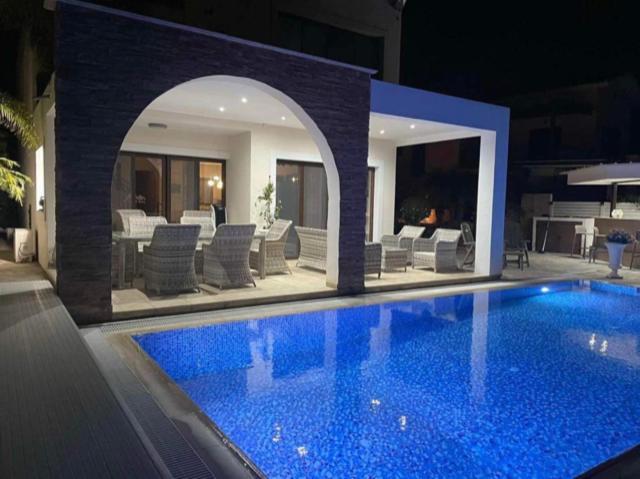Ionion Beachfront Villa Ayía Nápa Extérieur photo