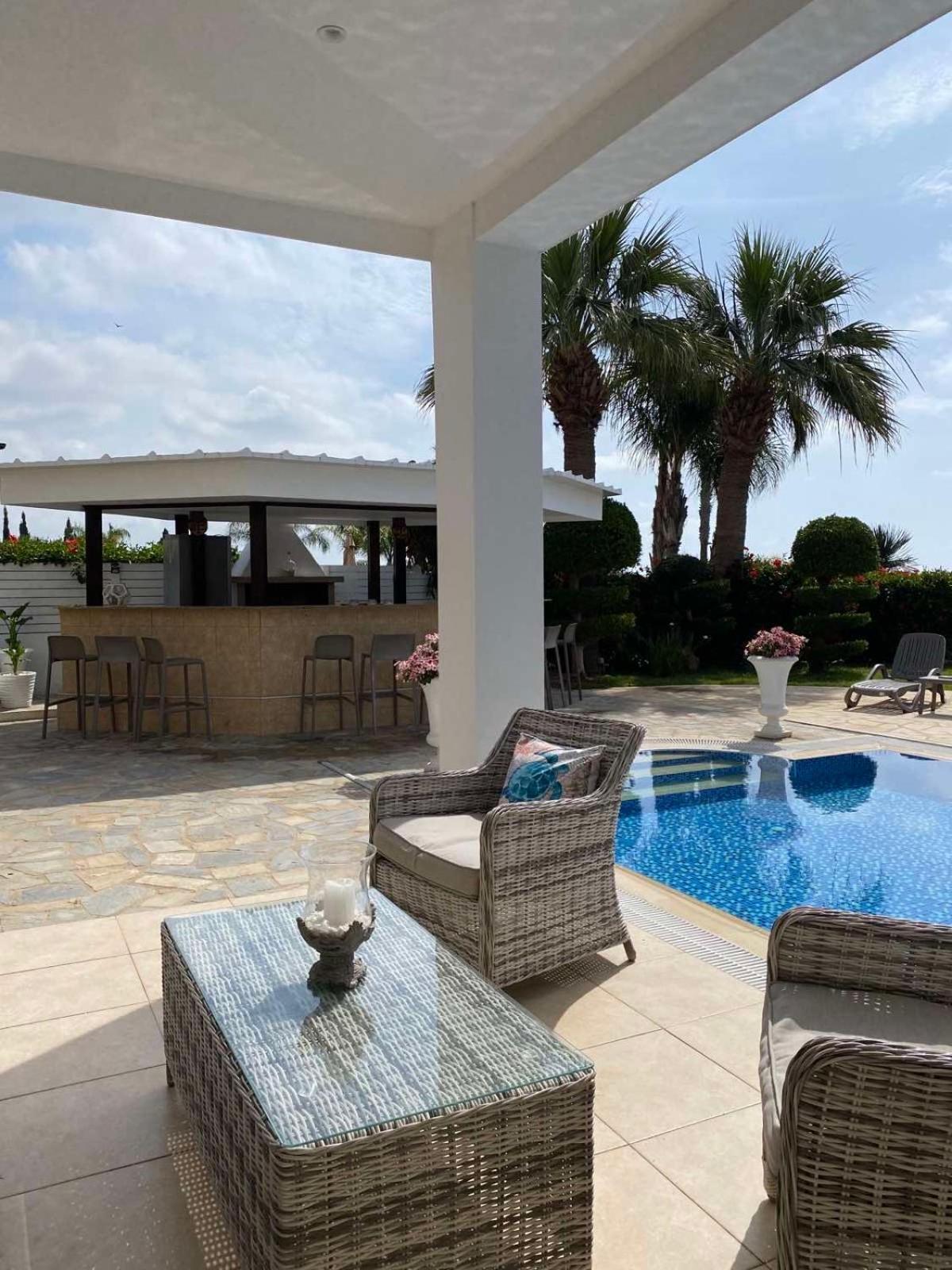 Ionion Beachfront Villa Ayía Nápa Extérieur photo