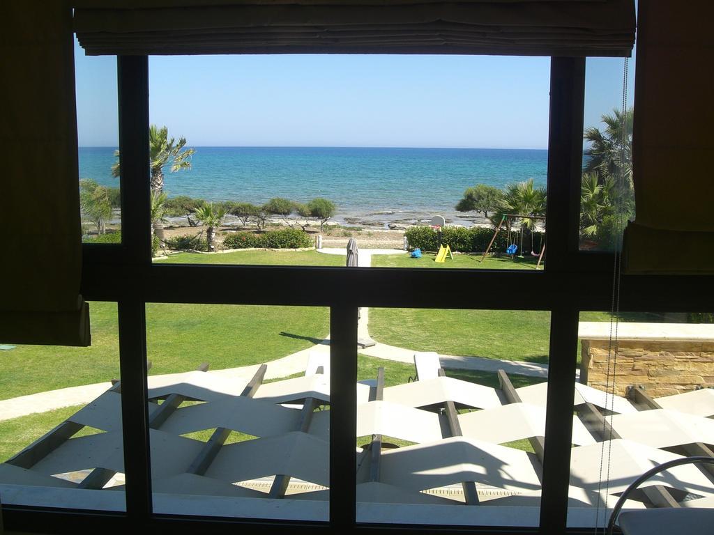 Ionion Beachfront Villa Ayía Nápa Extérieur photo
