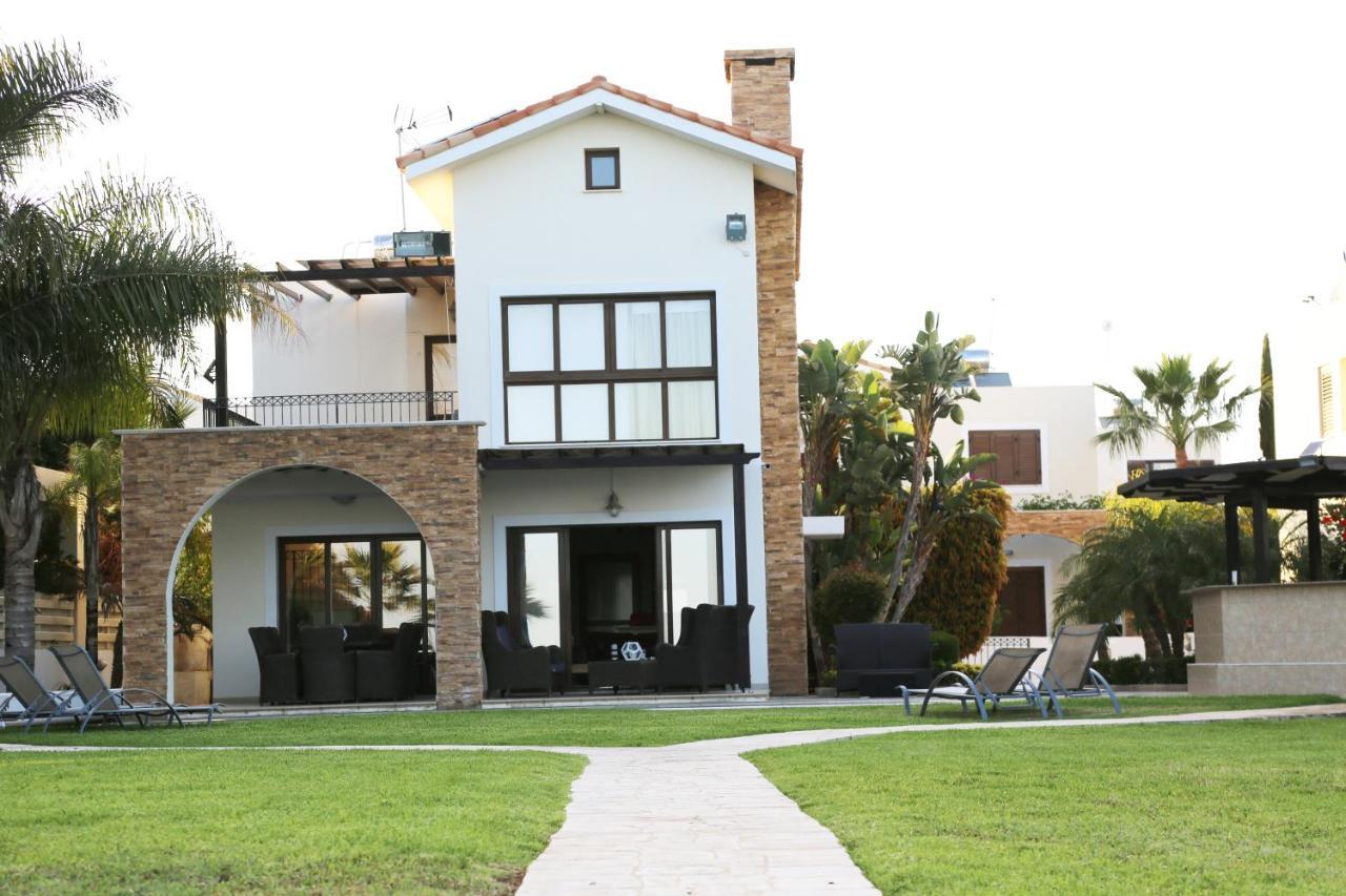 Ionion Beachfront Villa Ayía Nápa Extérieur photo